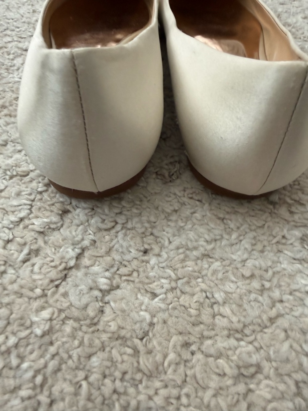 Badgley Mischka Women's Davis Embellished Ivory Satin Flats Size 7,5 (MSRP $195) - Picture 6 of 9